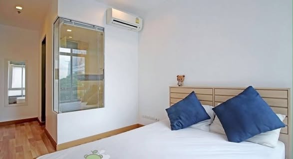bedroom and room interior of Ideo Verve Sukhumvit