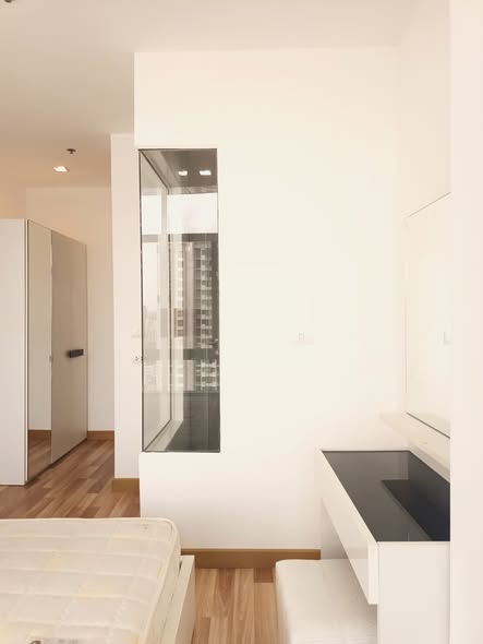room interior and bathroom of Ideo Verve Sukhumvit