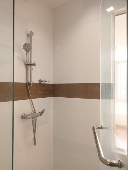 room interior and bathroom of Ideo Verve Sukhumvit