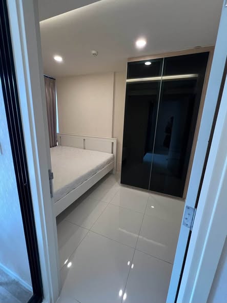 bedroom and room interior of IKON SUKHUMVIT 77 CONDOMINIUM