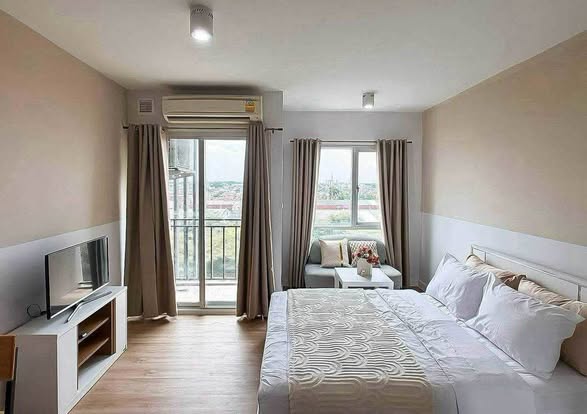 bedroom of Iris Avenue
