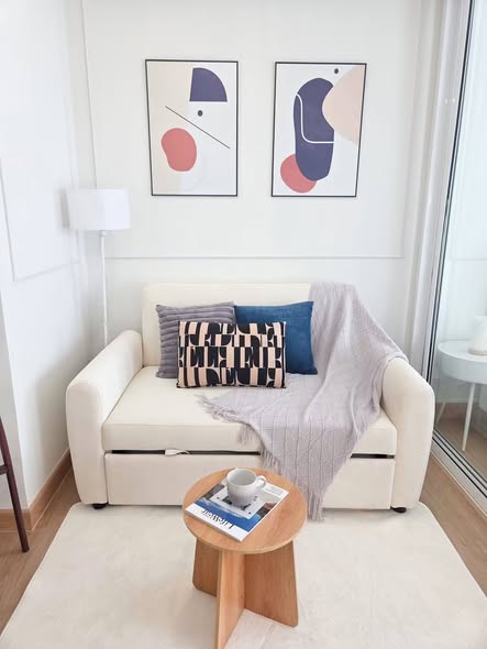 living room of Iris Avenue