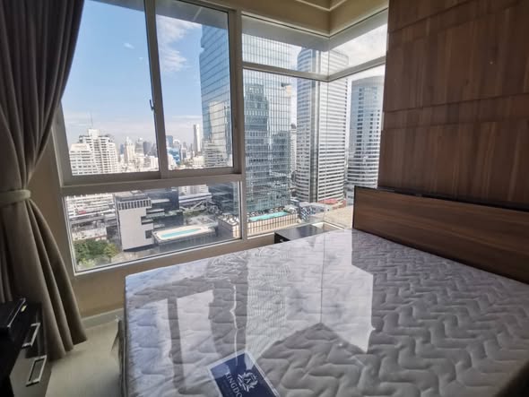 bedroom of Ivy Sathon 10