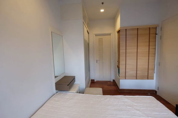bedroom and room interior of Ivy Sathon 10