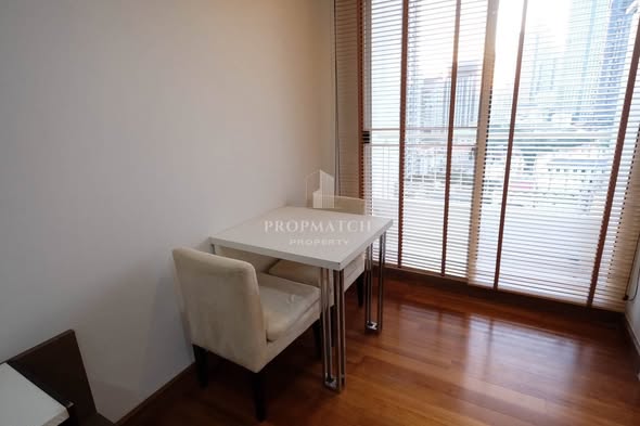 room interior of Ivy Sathon 10