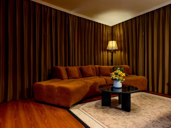 bedroom and living room of Jomtien Plaza Condotel – จอมเทียนพลาซ่า
