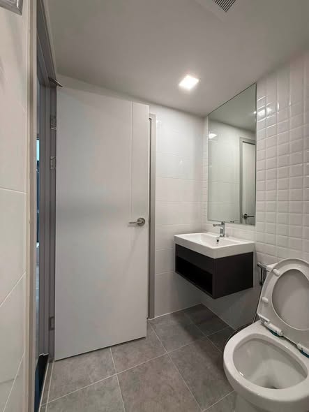 room interior and bathroom of KAVE Seed Kaset | เคฟ ซี้ด เกษตร