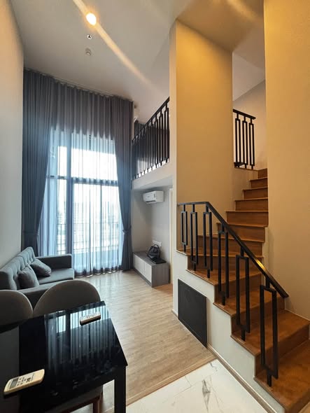 living room of Ken Attitude Rattanathibet