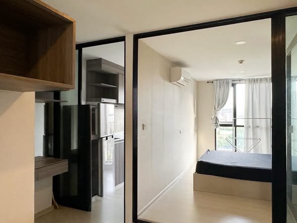 bedroom and room interior of Kensington 63