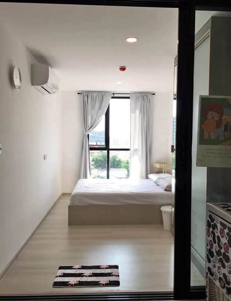 bedroom and room interior of Kensington 63