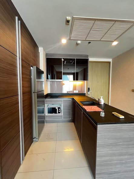 bathroom and kitchen of Keyne by Sansiri