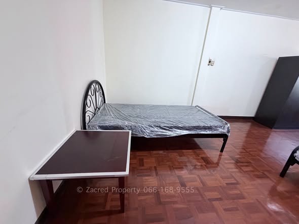 bedroom of Khlong Tan Niwet Village