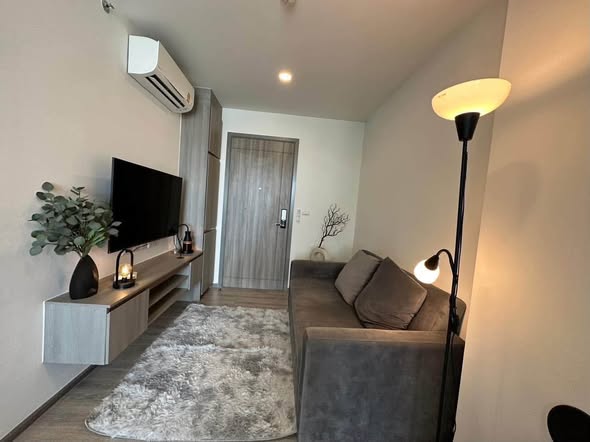 living room and bedroom of Knightsbridge Collage Sukhumvit 107