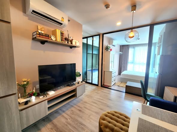 living room and room interior of Knightsbridge Collage Sukhumvit 107