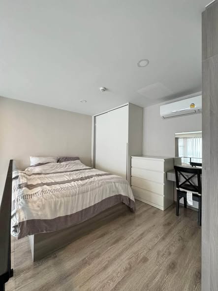 bedroom of Knightsbridge Kaset Society