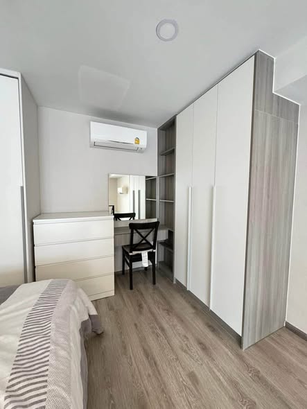 bedroom and room interior of Knightsbridge Kaset Society