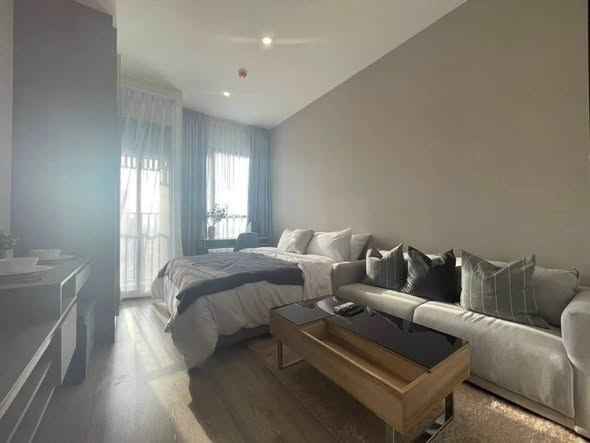 bedroom and living room of KnightsBridge Prime Onnut