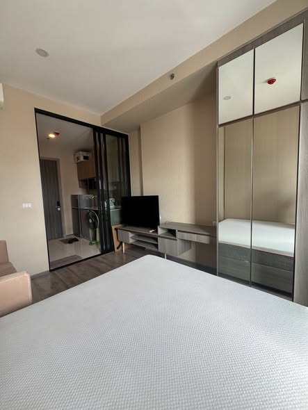 bedroom and room interior of KnightsBridge Prime Onnut