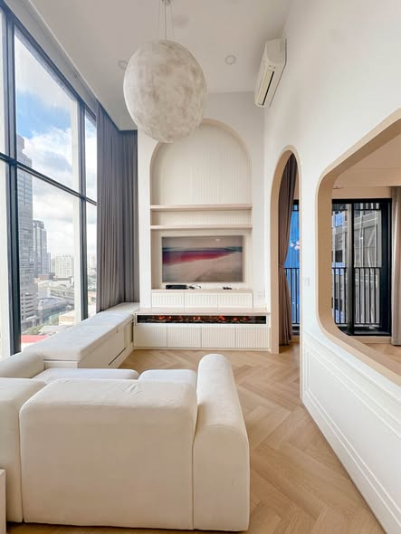 living room of KnightsBridge Prime Ratchayothin