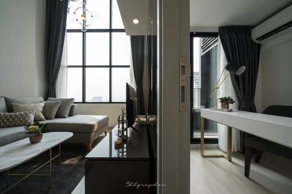 bedroom and living room of KnightsBridge Prime Sathon