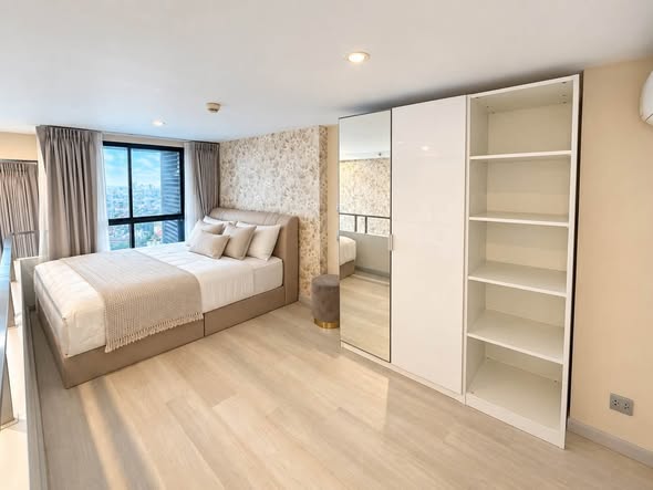 bedroom and room interior of KnightsBridge Prime Sathon