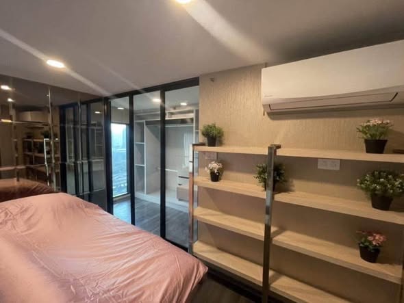 bedroom and room interior of KnightsBridge Space Rama9