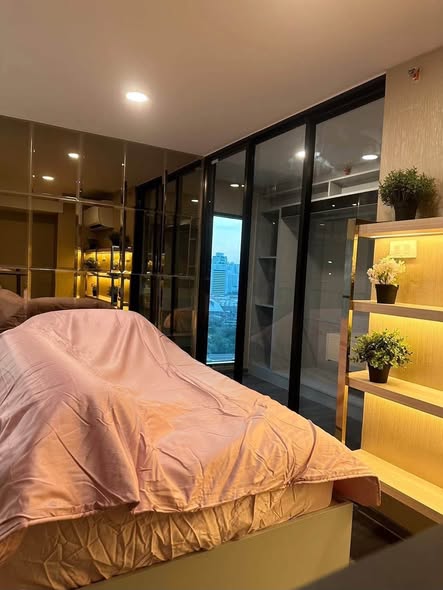 bedroom and room interior of KnightsBridge Space Rama9