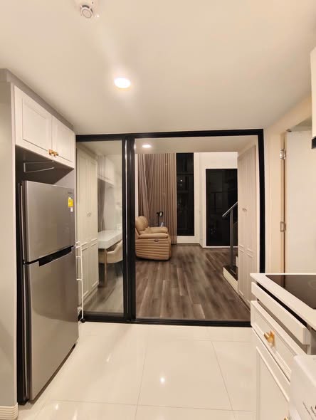 room interior and kitchen of KnightsBridge Space Rama9