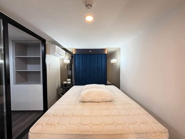 bedroom and room interior of KnightsBridge Space Ratchayothin
