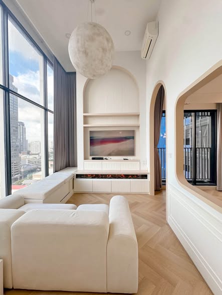 living room of KnightsBridge Space Ratchayothin