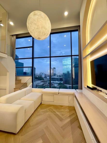 living room of KnightsBridge Space Ratchayothin