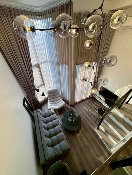 living room of KnightsBridge Space Ratchayothin