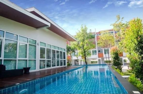 pool of Kunsiri Townhome