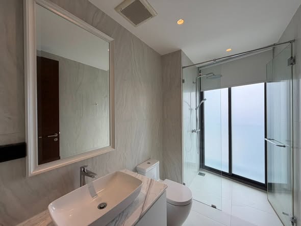 bathroom of La Citta Penthouse