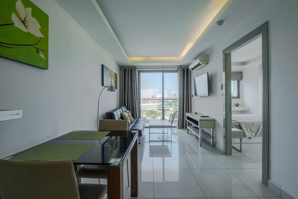 bedroom of Laguna Beach Resort 1