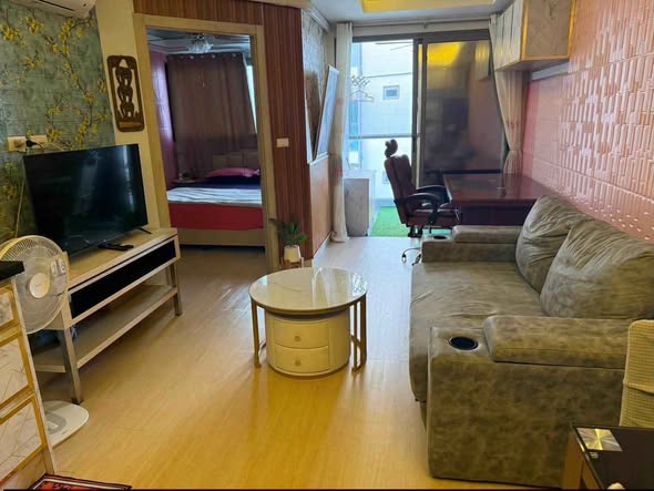bedroom and living room of Laguna Beach Resort 1