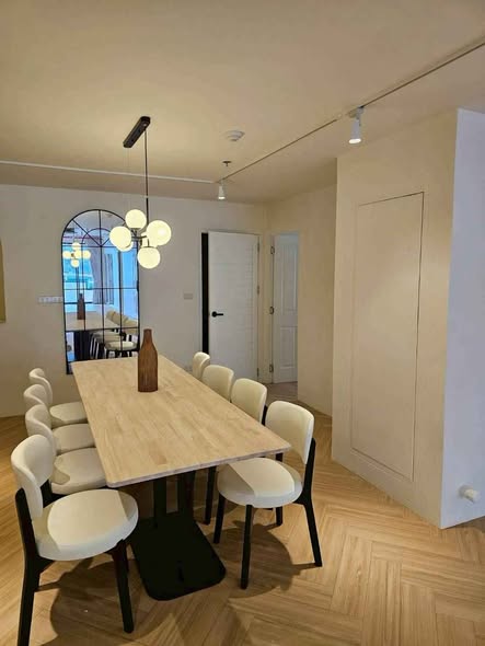 room interior of Las Colinas