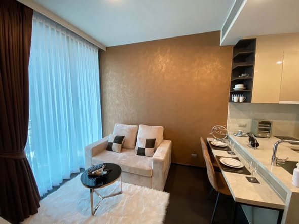 bedroom and bathroom of LAVIQ Sukhumvit 57