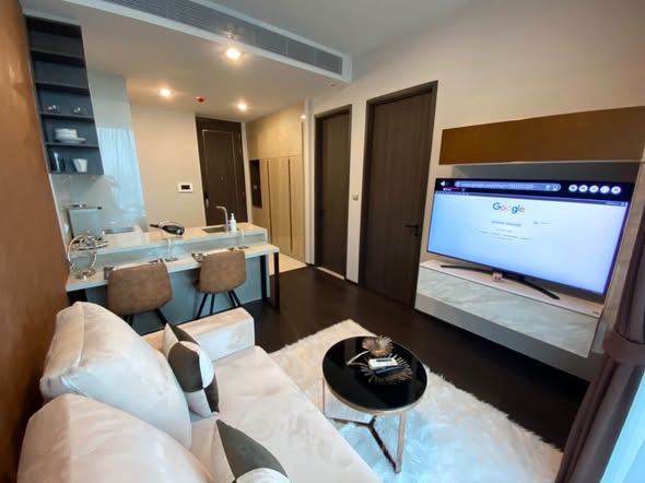 living room and bedroom of LAVIQ Sukhumvit 57