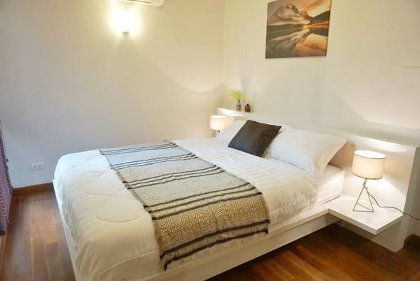 bedroom of Le Cote Thong Lo 8