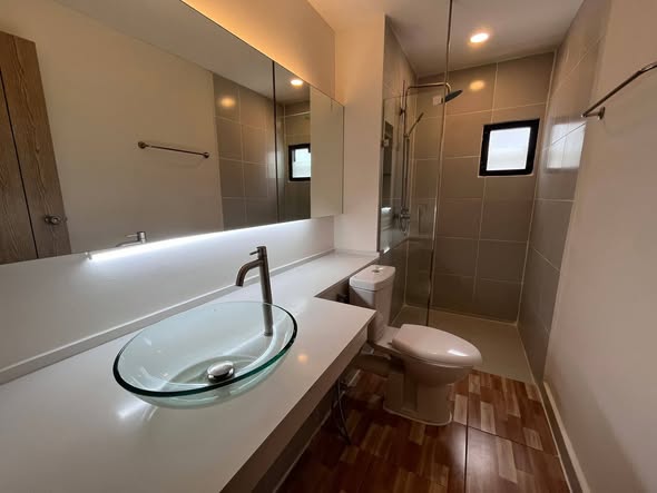 bathroom of Level Bangna