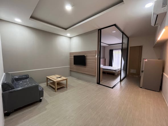 bedroom and room interior of Level Bangna