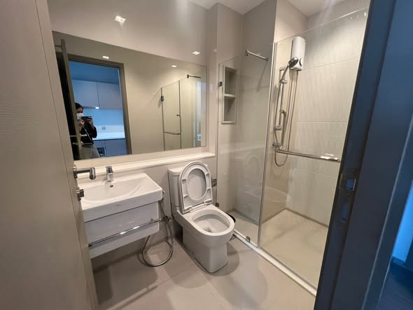 bathroom of Life Asoke – Rama 9