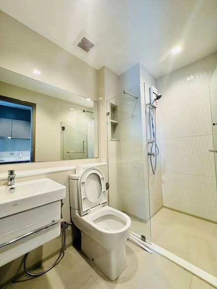 bathroom of Life Asoke – Rama 9