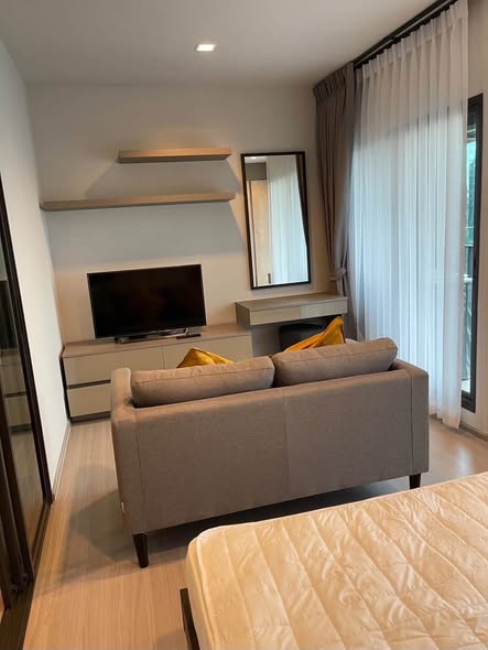 bedroom and living room of Life Asoke – Rama 9