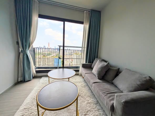 bedroom and living room of Life Asoke – Rama 9