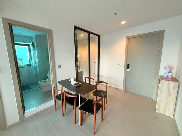 bedroom and room interior of Life Asoke – Rama 9