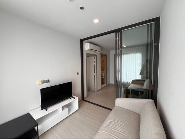 bedroom and room interior of Life Asoke – Rama 9