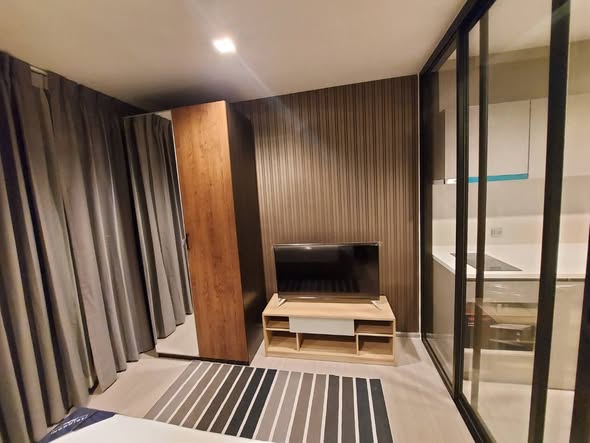 bedroom and room interior and bathroom of Life Asoke – Rama 9