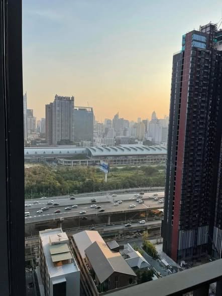 Life Asoke – Rama 9